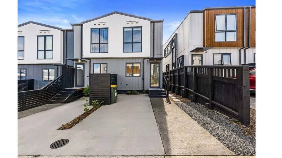 Sold: 21 Canna Street, Flat Bush