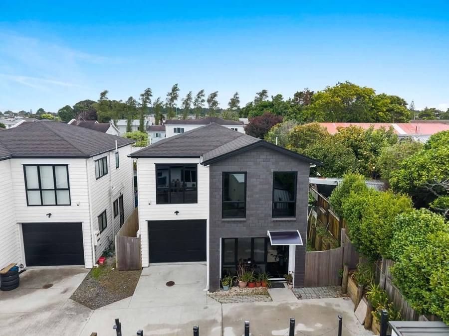 Sold: 5E James Road, Manurewa