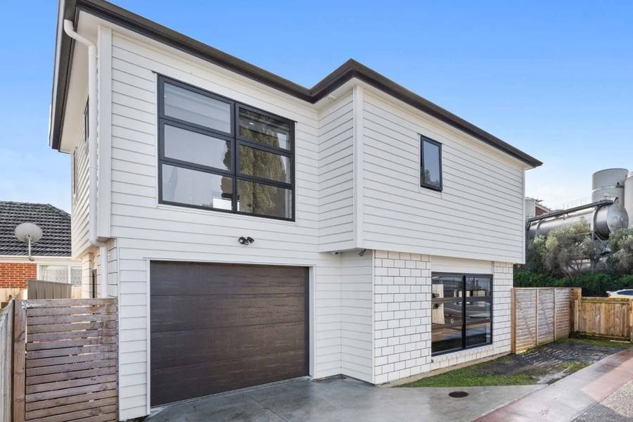 Sold: 757A Great South Road, Papatoetoe